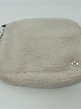 Lululemon Everywhere Belt Bag Fleece Sherpa Cream/Gold New With Tag